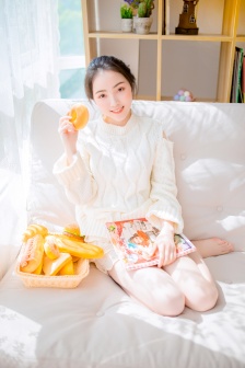 上面一个日底下一个女